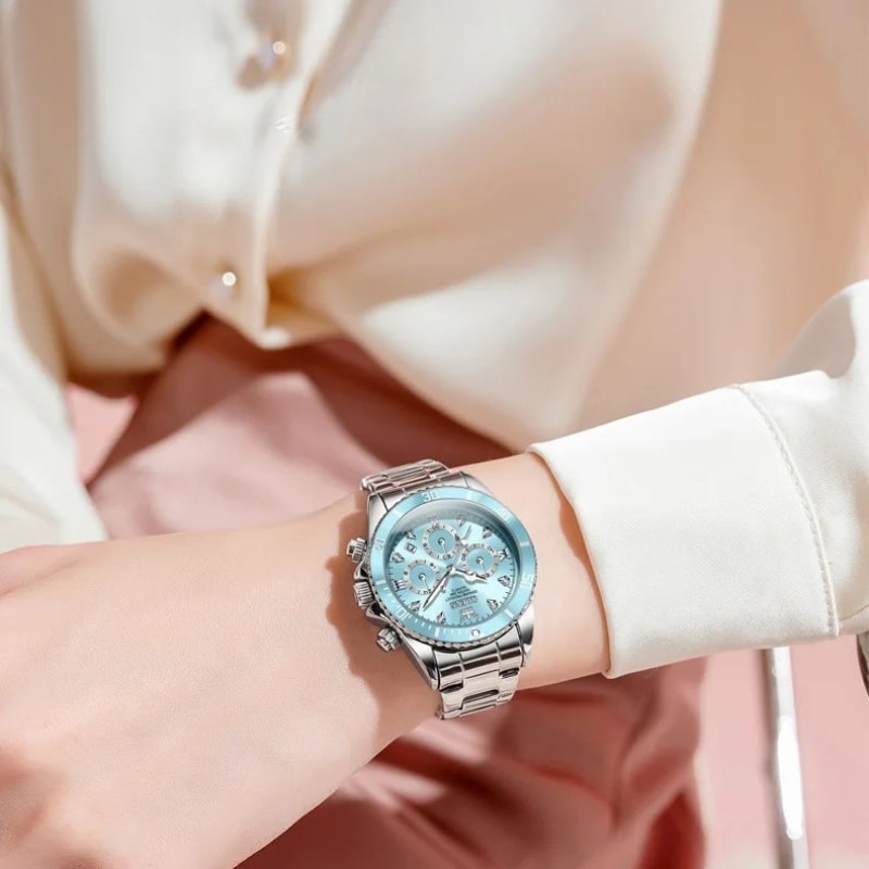 Montre Chronographe Femme Cadran Bleu Glacier & Finitions Chromées