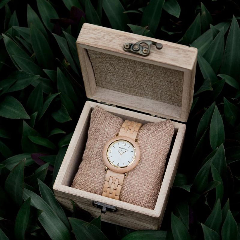 Montre en Bois Femme Cadran Épuré Coloris Naturels