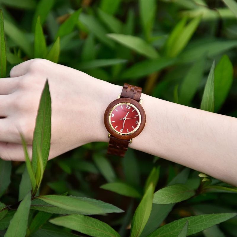 Montre en Bois Femme Cadran Épuré Coloris Naturels