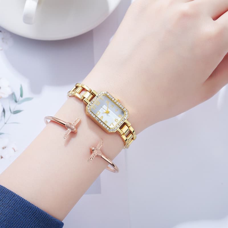Montre Femme Carrée Luxe, Bracelet Acier