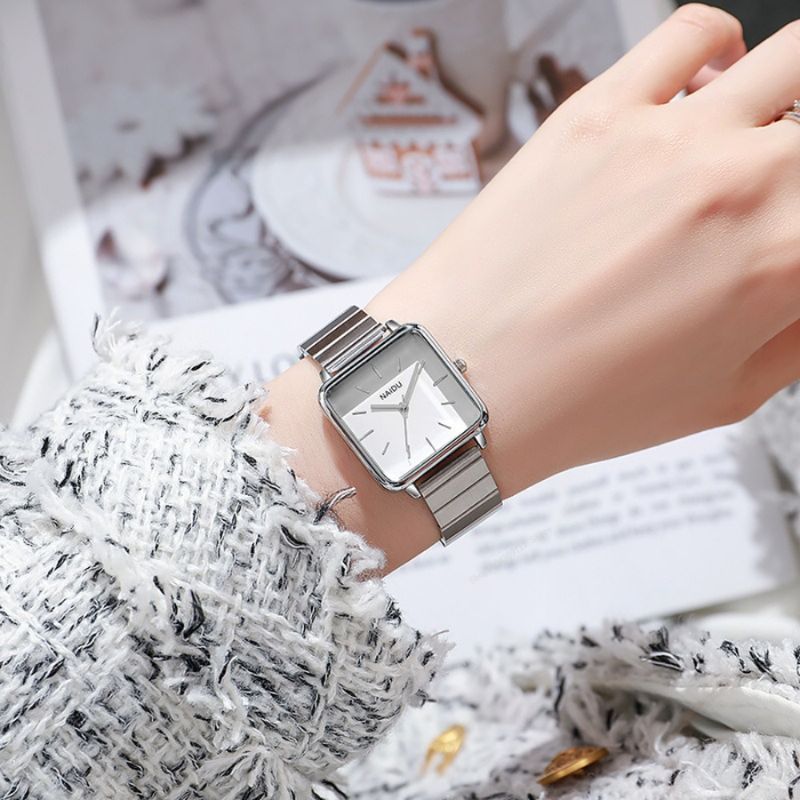 Montre Femme quartz rétro cadran carré