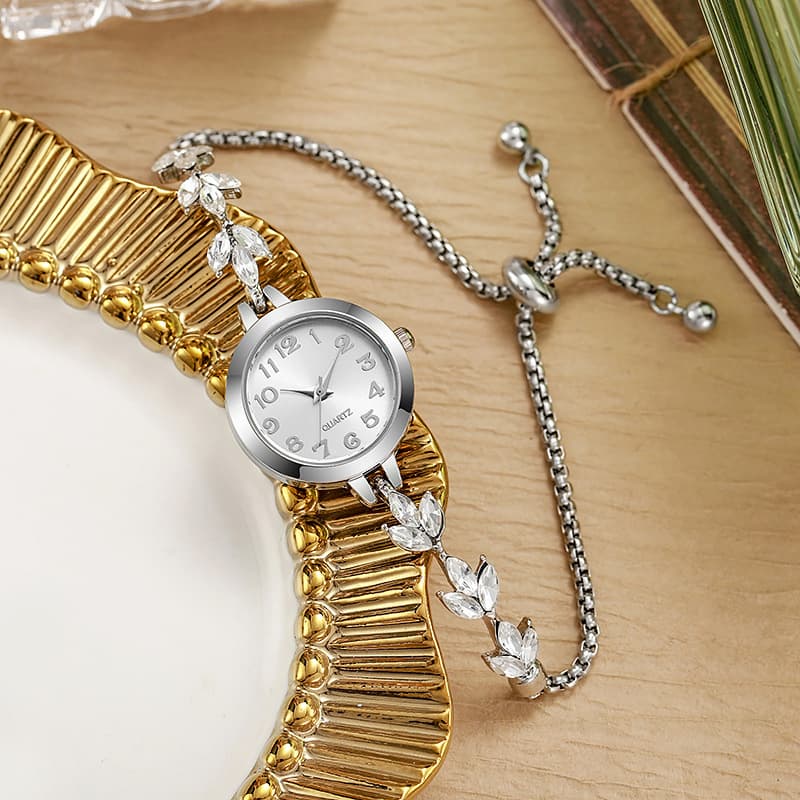 Montre Femme Ronde Strass Élégante