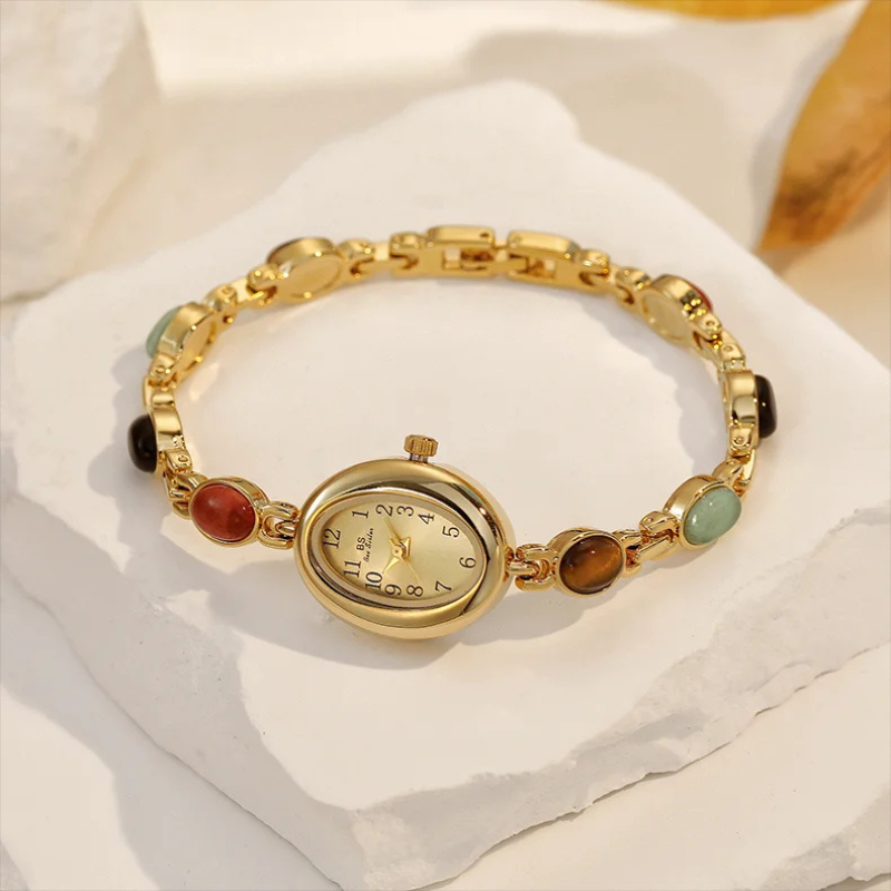 Montre Vintage Femme Bracelet Maille et Cabochons