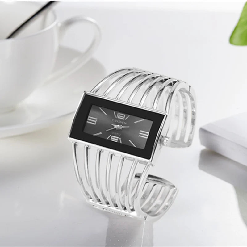 Montre Vintage Femme Jonc Ajouré Cadran Rectangulaire