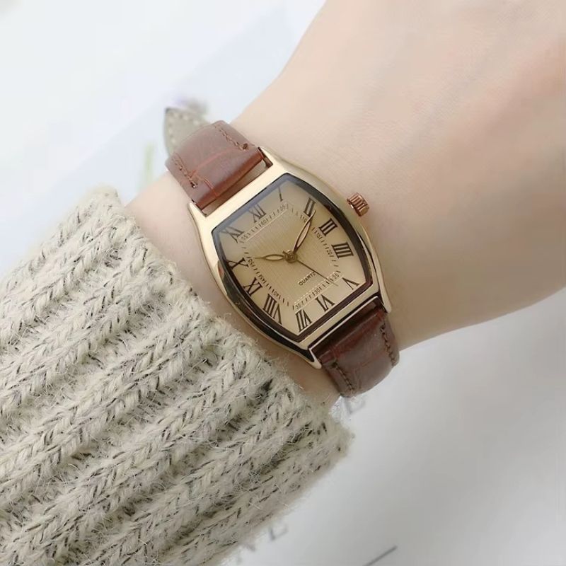 Montre Vintage Femme Tonneau Bracelet Cuir